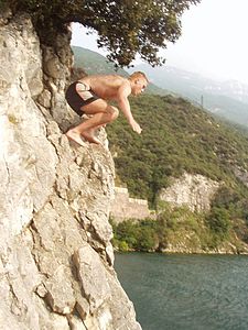 This cliff along the shore road of Lake Garda near Torbole offers jump heights of about 5-30 meters.