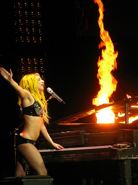 File:Lady Gaga Speechless.jpg