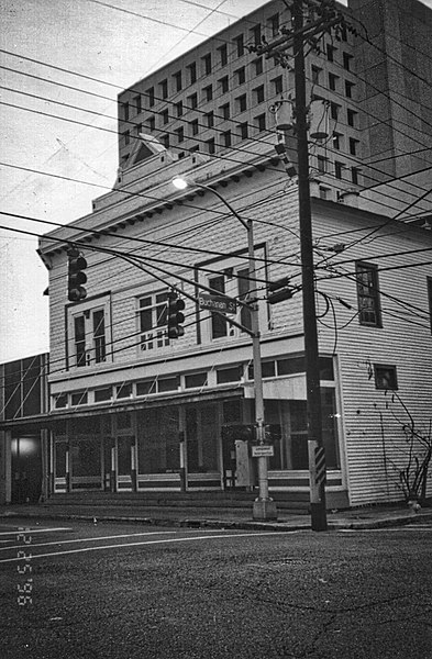 File:Lafayette Louisiana ~ The Lafayette Hardware Store ~ As it looked in 1996.jpg