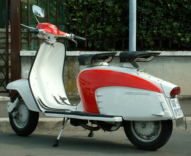 File:Lambretta Roller.JPG