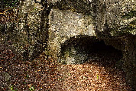 Leichenhöhle aussen