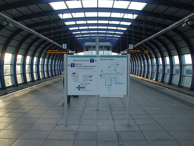 File:London City Airport DLR stn look west2 2011.JPG