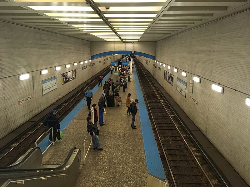 File:Looking down onto Belmont subway platform (37800872355).jpg