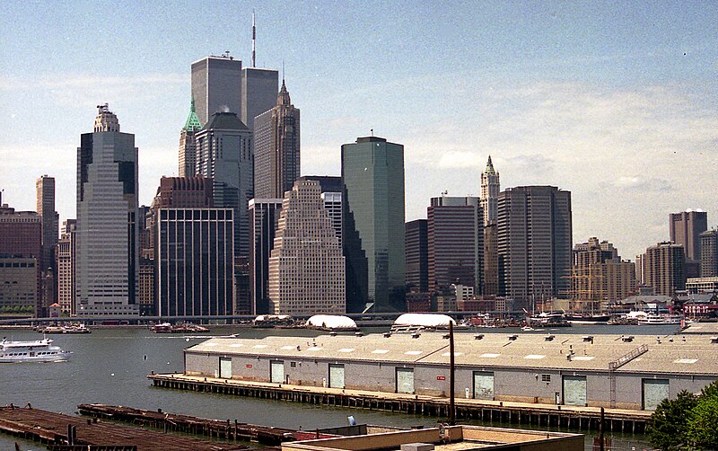 File:Lower Manhattan from Brooklyn Heights, 1990 (21259408).jpg