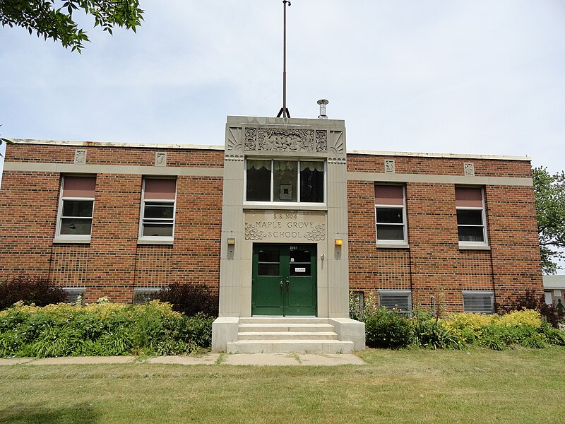 File:Maple Grove school in Beamsville Ontario (10044852906).jpg