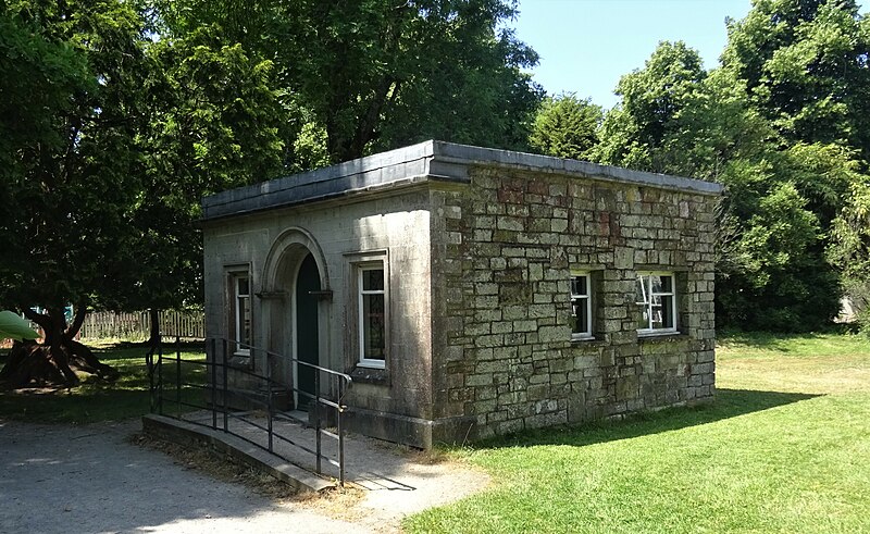 File:Margam Castle Country Park, Port Talbot. Old swimming pool changing rooms.jpg