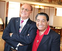 Renzo Arbore e Mario Trevi all'Università degli Studi di Napoli Federico II, all'assegnazione della Laurea honoris causa alla memoria in “Discipline della Musica e dello Spettacolo. Storia e Teoria” ad Antonio De Curtis (5/4/2017)