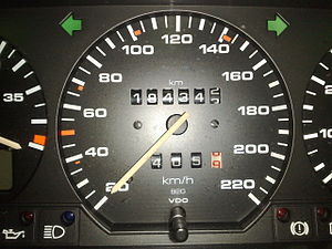 Metric speedometer from a 1992 Euro-spec Passat B3.jpg