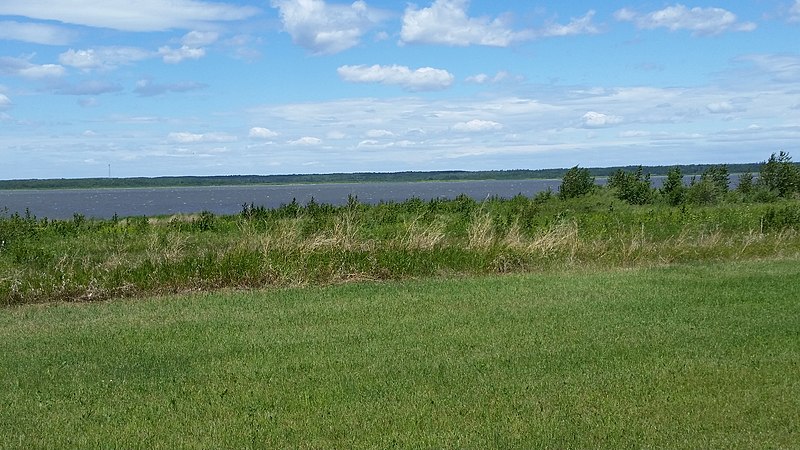 File:Miquelon Lake picture 4.jpg