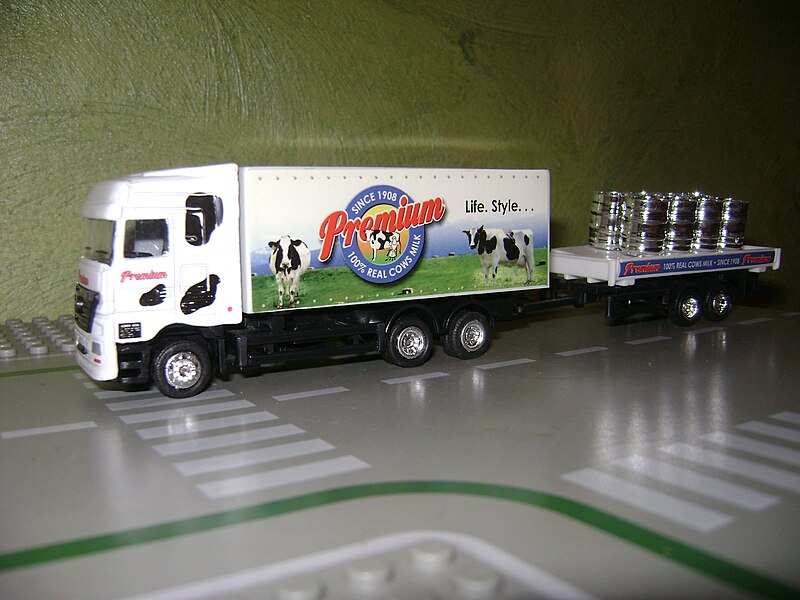 File:Model trucks 001.JPG