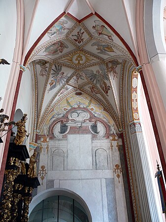 I taket i kirken i Mondsee - renessansefreske med monstrans