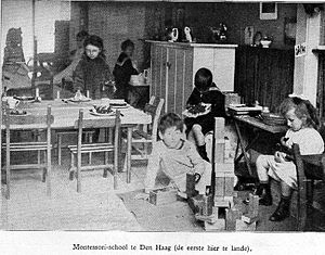 Montessori-school007.jpg