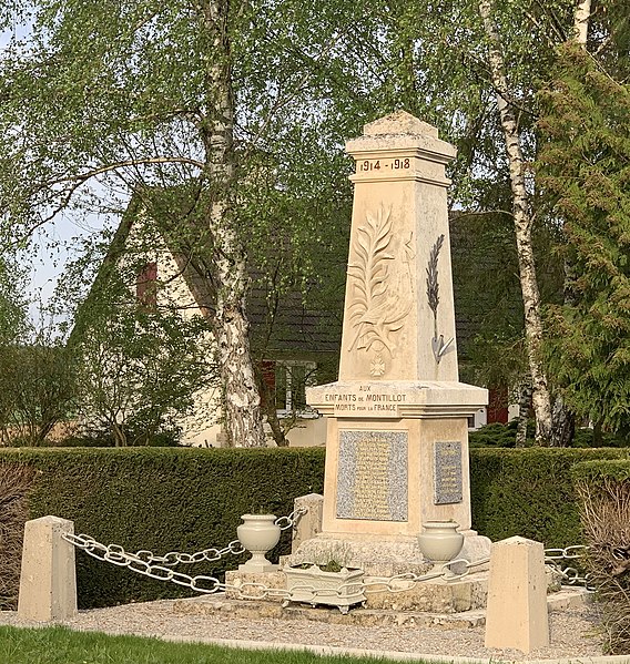 File:Monument aux morts de Montillot (Yonne, France) en 2019.jpg