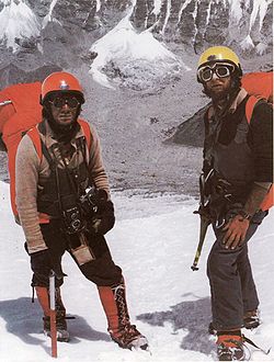 Йежи Кукучка (вляво) и Анджей Чок при изкачване на Еверест, 1980 г.