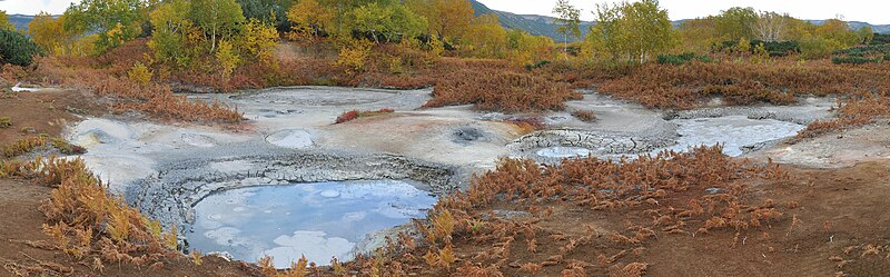 File:Mudpots in the Uzon caldera.jpg