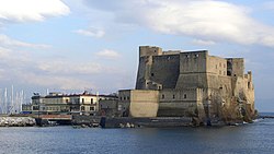 Castel dell'Uovo (La Kastelo de la Ovo)