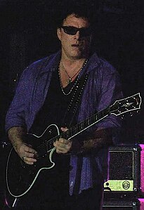 Neal Schon 2007.jpg