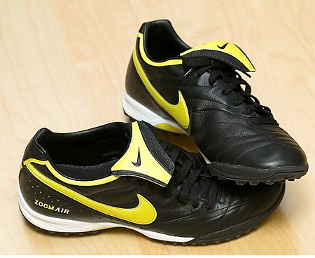 ไฟล์:Nike Zoom Air Football Boots 2.jpg