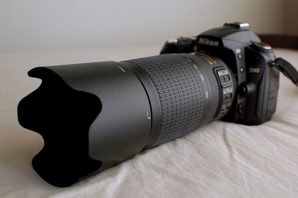 File:Nikon D90 with Nikon AF-S VR Zoom-Nikkor 70-300mm F4.5-5.6G