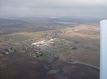 Northeastern High School, Ohio, aus der Luft.jpg