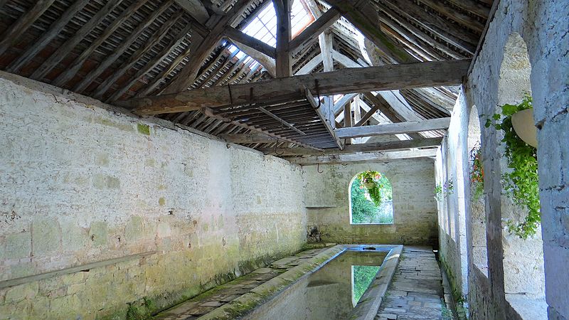 File:Noyers-sur-Serein-lavoir (17).jpg