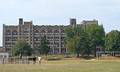 How to get to Olney High School with public transit - About the place