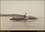 Cestující na palubě trajektu Narrabeen, Austrálie.jpg