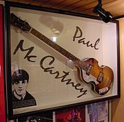 McCartneys Markenzeichen – der Höfner-Bass (in der Linkshänder-Version)