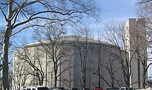 The State Museum of Pennsylvania, and the Pennsylvania State Archives tower (right) in Harrisburg, Pennsylvania, March 2010 (GFDL, CC-BY-SA). Pennsylvania State Museum and Archives.jpg