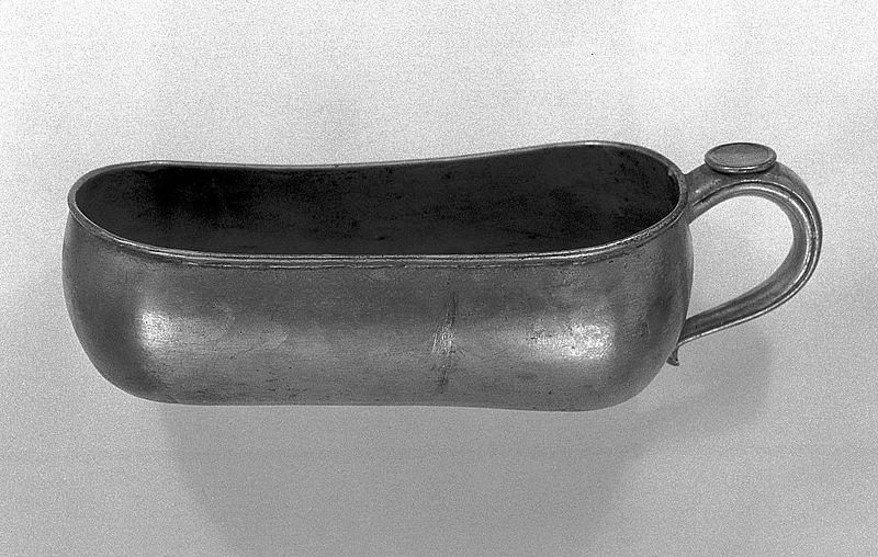 File:Pewter urinal in leather-covered case, contiental, 19th c. Wellcome L0008749.jpg