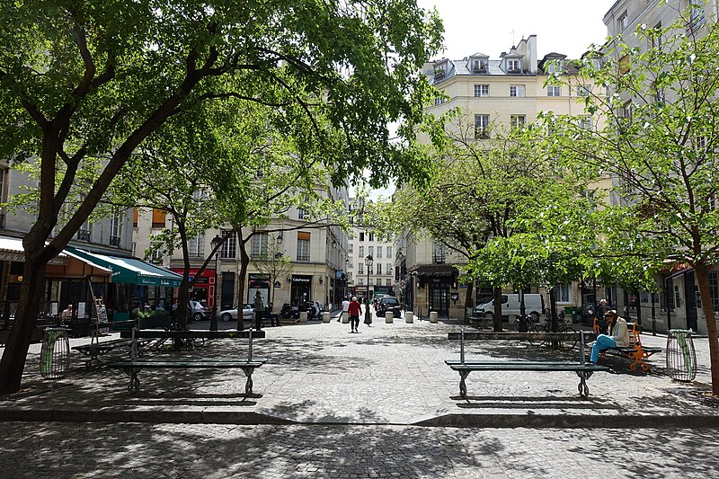 File:Place du Marché Sainte-Catherine @ Le Marais @ Paris (34253403482).jpg