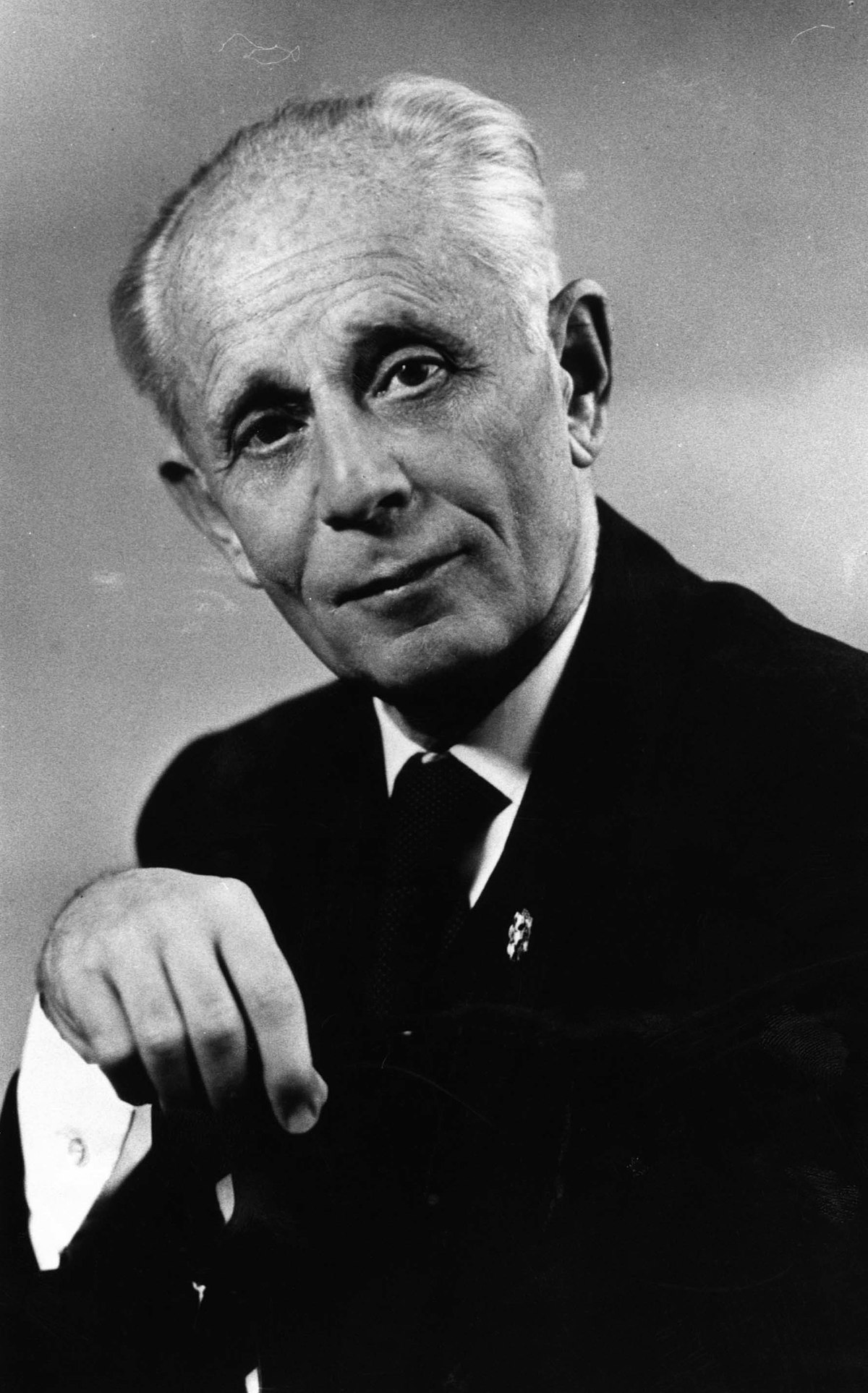 Hans Selye - Biography, Facts and Pictures