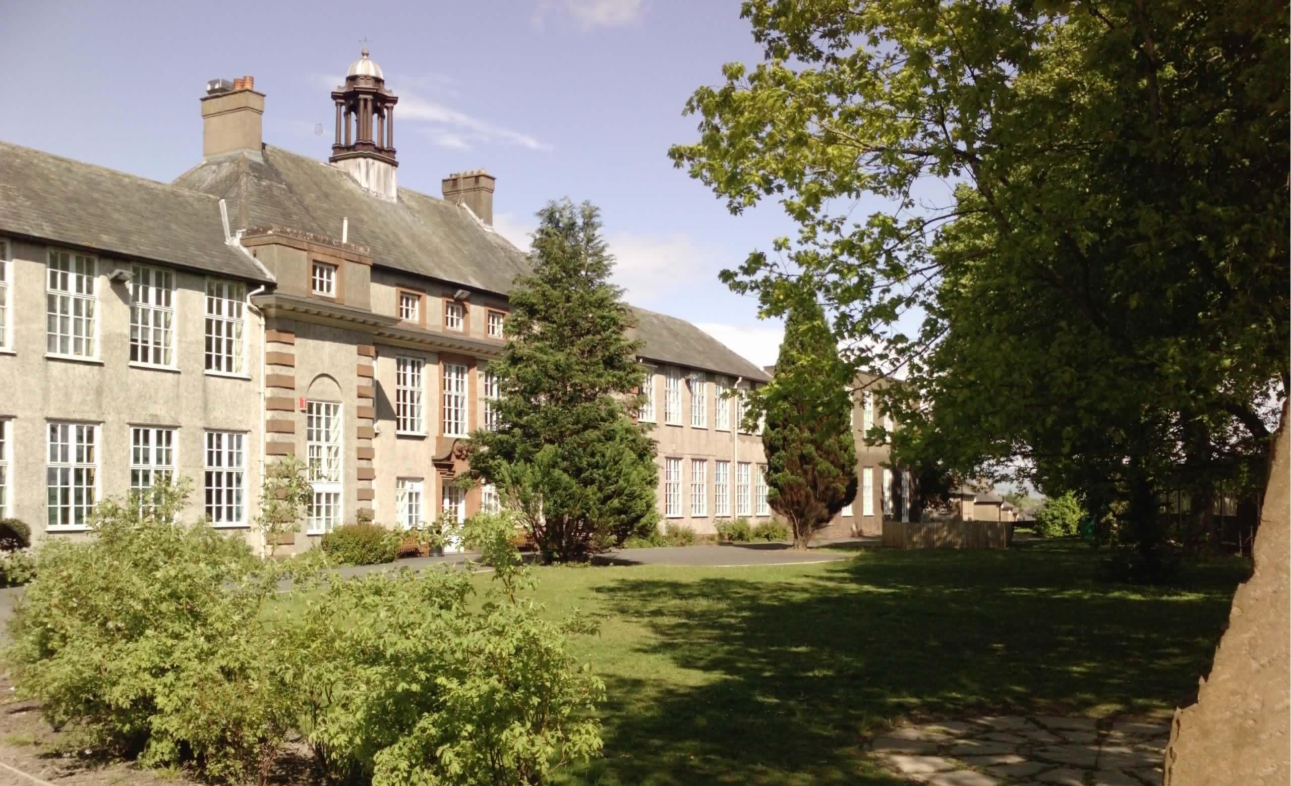 Графство для элизабет. Queen Elizabeth Grammar School, Penrith. Queen Elizabeth Grammar School. Queen Elizabeth's School Барнет. Школа королевы Елизаветы.