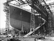 O Titanic nos estaleiros de Harland and Wolff, pouco antes da súa botadura, o 31 de maio de 1911 .