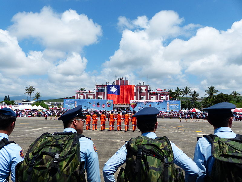 File:ROCA Dragon Team Crew Walking to Review Stand after Parachutes Packed Complete 20130601.jpg