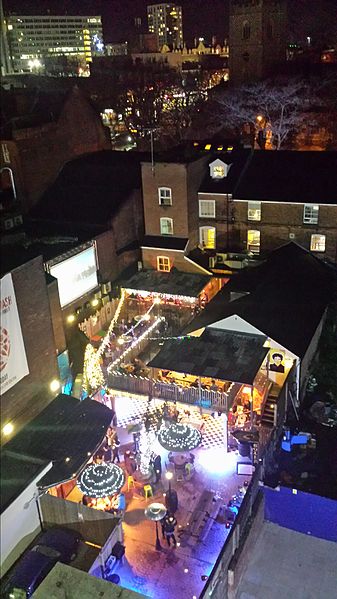 File:Reading town centre 2016-12-22 21.23.57.jpg