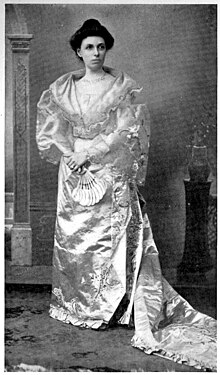 MRS. TAFT IN FORMAL FILIPINA COSTUME