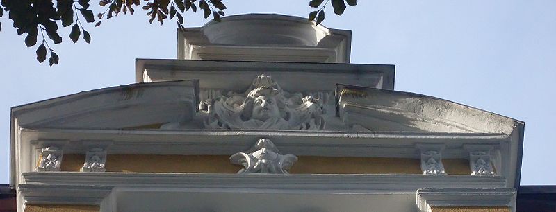 File:Reliefs at Tadeusza Kościuszki 52 Street in Sopot.jpg