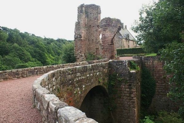 The ruins of Roslin Castle, former seat of the Sinclair Barons of Roslin