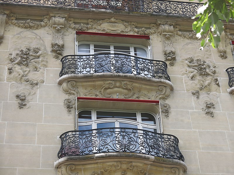 File:Rue Fabert, 38bis balconies & reliefs.jpg