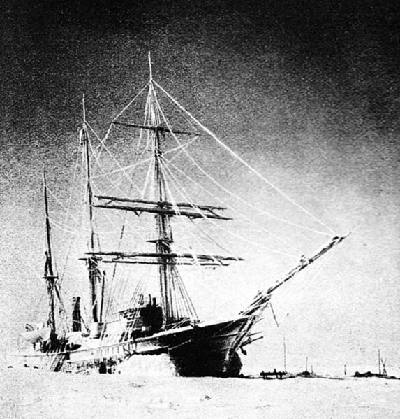 Zarya in 1902 during her second wintering