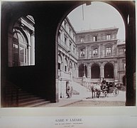 Vue de la cour intérieure de l'ancienne gare Saint-Lazare (vue de 1867).