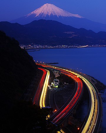 Many Japanese expressways go through the steep mountains.