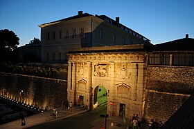 Stadt Tor Porta terraferma, Zadar 3.JPG