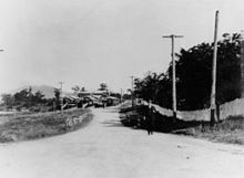 View along Cavendish Road, Coorparoo, circa 1929 StateLibQld 1 105356 View along Cavendish Road at Coorparoo, ca. 1929.jpg