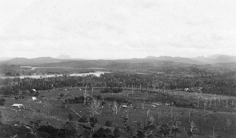 File:StateLibQld 1 298335 Looking west from Razorback Hill, Tweed Heads, ca. 1932.jpg