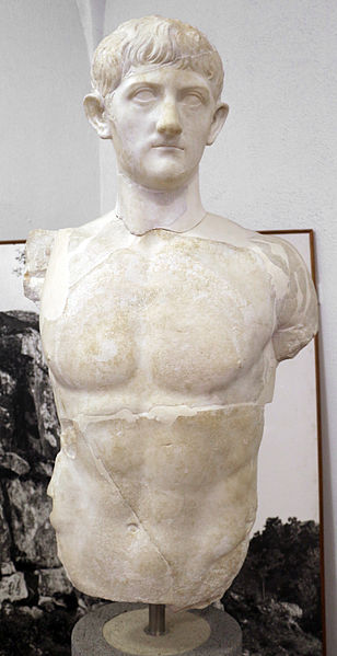 File:Statua virile in nudità eroica, forse di druso III figlio di germanico e agrippina maggiore, 1-50 dc ca, da roselle.JPG