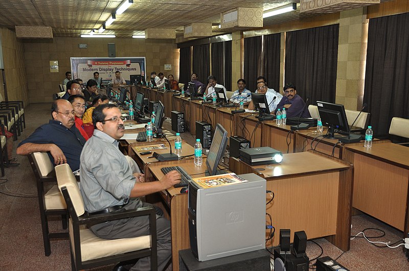 File:Subhabrata Chaudhuri Talks - Modern Display Techniques Training - NCSM - Kolkata 2010-11-15 7866.JPG