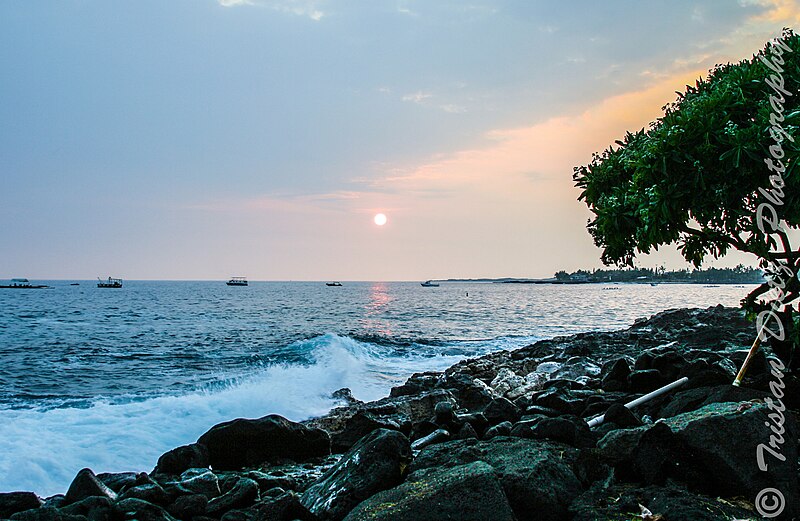 File:Sunset Over Kona Hi (29058409).jpeg