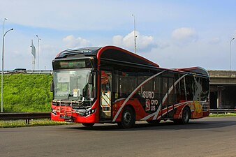 Suroboyo Bus Mercedes-Benz O500U 1726 LE serving Corridor R5